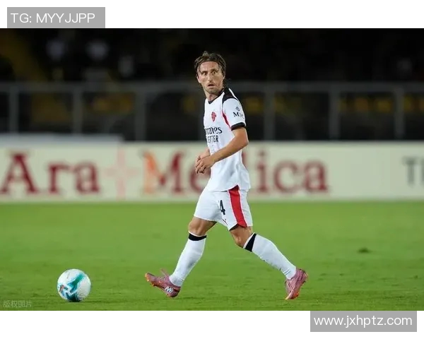 莫德里奇：足球场上的魔术师如何重塑中场游戏的艺术与魅力