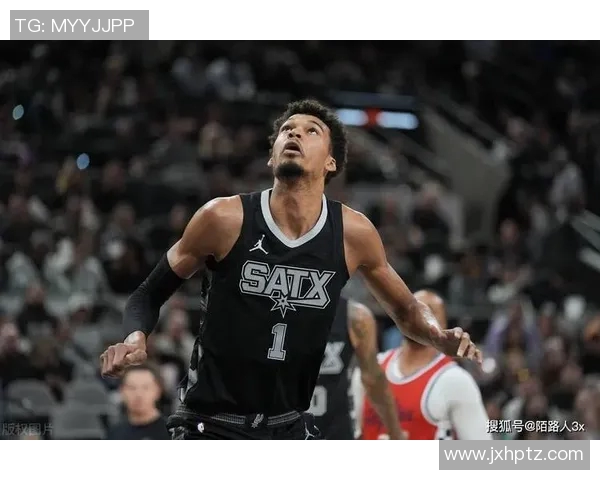 2017年快船与马刺精彩对决全场回放重温篮球经典瞬间