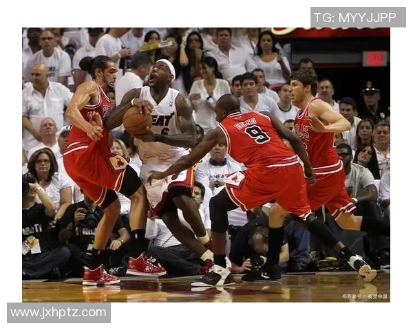 2006年NBA总决赛第三场热火对小牛的经典对决回顾与精彩瞬间解析