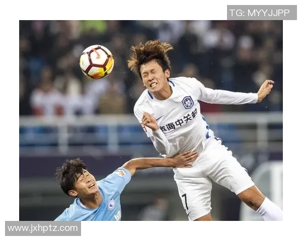 大连一方迎战泰达争夺关键三分球迷期待精彩对决与激情时刻 大连一方迎战泰达争夺关键三分球迷期待精彩对决与激情时刻