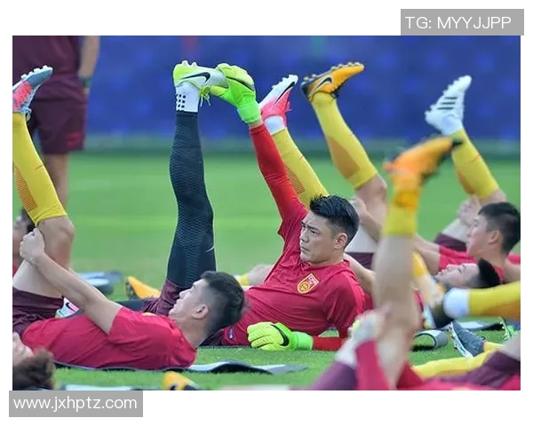 新疆足球队与国足激战正酣谁将赢得这场精彩对决 新疆足球队与国足激战正酣谁将赢得这场精彩对决