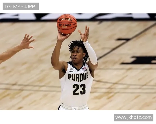 杰登艾维的篮球之路：从新星崛起到NBA赛场的辉煌历程