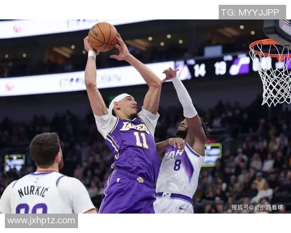 姚明在对湖人比赛中狂砍39分展现统治力引发球迷热议