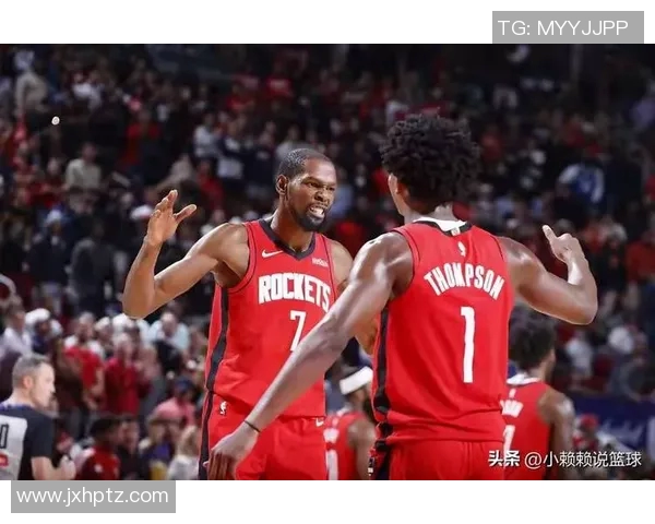 奇才与火箭激战10月31日NBA赛场精彩对决引发球迷热议 奇才与火箭激战10月31日NBA赛场精彩对决引发球迷热议