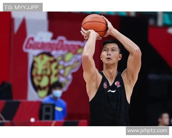 易建联：从篮球场上的传奇到中国体育的标志性人物的成长历程与未来展望