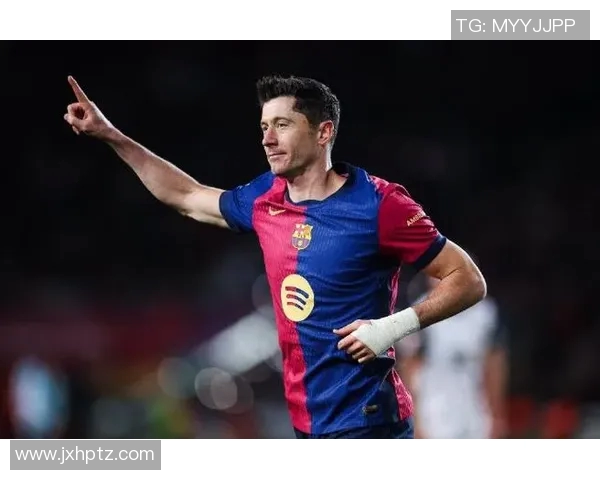 莱万转投巴萨引发拜仁球迷愤怒声讨称其忘恩负义